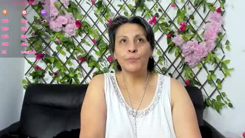 Snapshot of merlyna_goldens chatting on 11.07.25 My next birthday is December 11th. online show from 11.07.25