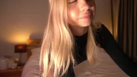 Lara OFFLINE  online show from 07.03.26