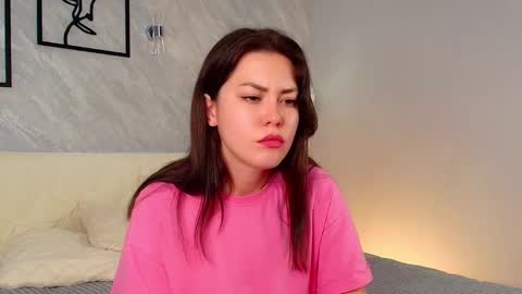 Snapshot of merry_leen chatting on 09.10.25 Hi Im Merry And its me first day here Do not offend me and be polite online show from 09.10.25