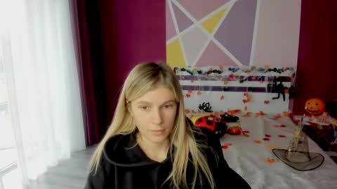 Snapshot of merrycristi chatting on 10.20.25 merrycristi online show from 10.20.25