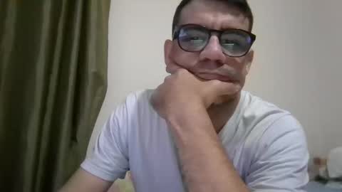 Snapshot of mersao chatting on 11.06.25 Nerd Latino online show from 11.06.25