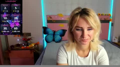 Snapshot of merymidnight chatting on 10.15.25 merymidnight online show from 10.15.25