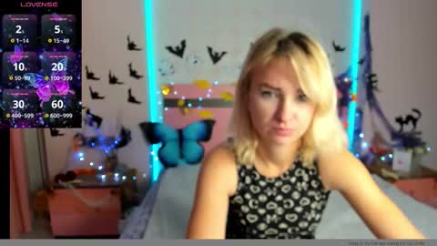 Snapshot of merymidnight chatting on 10.21.25 merymidnight online show from 10.21.25