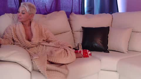 Jenny online show from 02.18.25