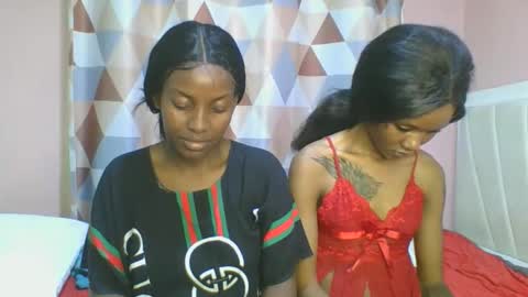 Snapshot of messyluna chatting on 06.10.26 meggy and bree online show from 06.10.26