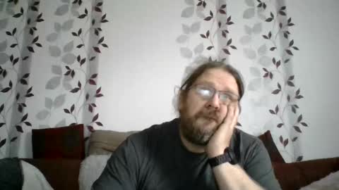 Snapshot of metallbuddy chatting on 11.09.25 ask me online show from 11.09.25