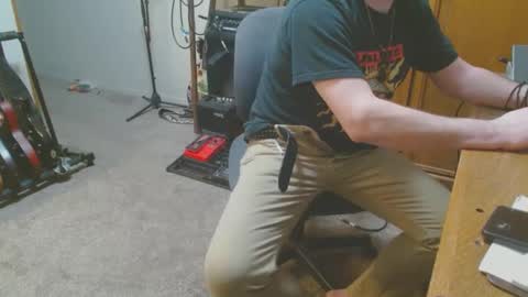 Snapshot of metalsharkk chatting on 02.06.25 metalsharkk online show from 02.06.25