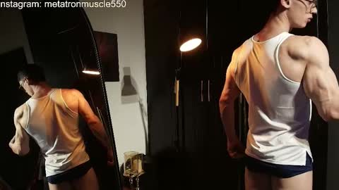 Snapshot of metatron_muscle chatting on 05.02.26 Dany online show from 05.02.26