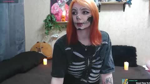 Snapshot of mevis_li chatting on 10.31.25 Mavis online show from 10.31.25