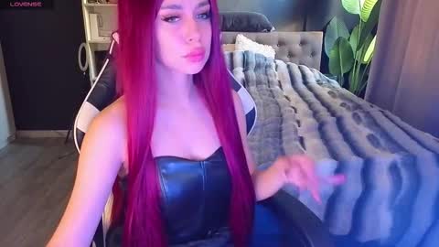 Snapshot of mezzalunaa chatting on 11.06.25 vollmond online show from 11.06.25