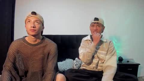 Snapshot of mhatias_ chatting on 11.06.25 MATHIAS online show from 11.06.25