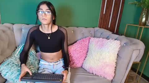 Mhia Kate online show from 02.25.25