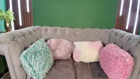 Mhia Kate online show from 03.07.25