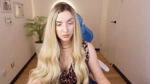 Snapshot of mi1a_ chatting on 07.04.26 mi1a_ online show from 07.04.26