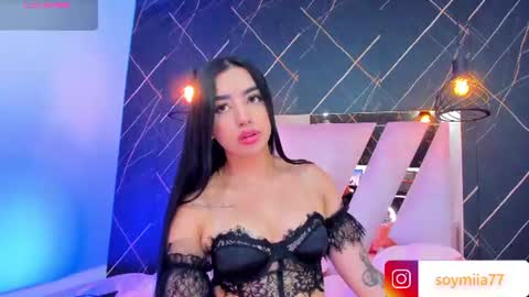 Snapshot of mia77_ chatting on 07.19.26 Mia online show from 07.19.26