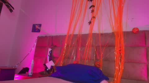 Emi online show from 10.26.25