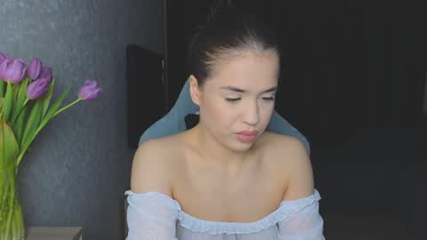Mia online show from 03.10.25