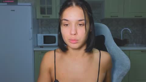 Snapshot of mia___lunaa chatting on 10.06.25 Mia online show from 10.06.25