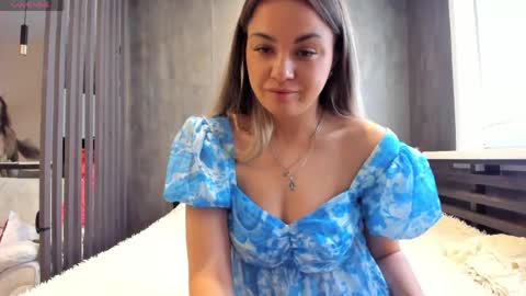 Mia online show from 06.04.26
