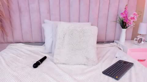 Snapshot of mia__bailey_ chatting on 07.15.26 mia__bailey_ online show from 07.15.26