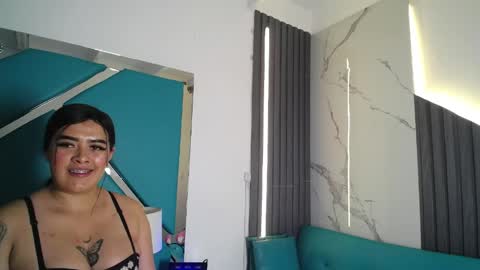 Snapshot of mia__kross_ chatting on 05.16.26 Mia online show from 05.16.26