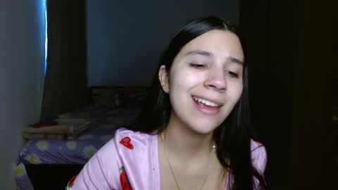 Mia online show from 09.15.25