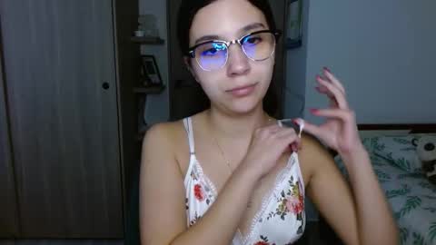 Mia online show from 12.04.25