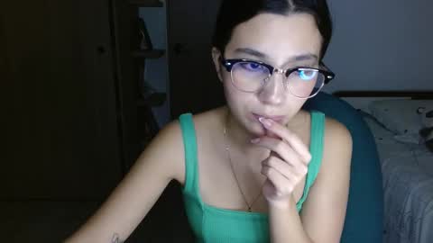 Mia online show from 03.20.26