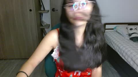 Mia online show from 04.12.26