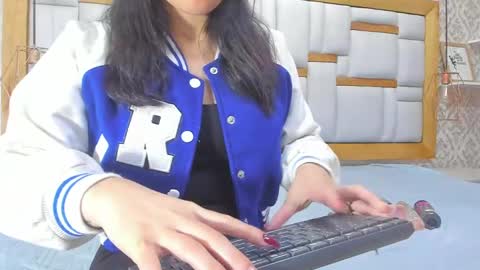 Snapshot of mia__megan chatting on 02.21.25 mia__megan online show from 02.21.25