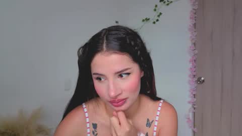 Mia adams  online show from 10.03.25