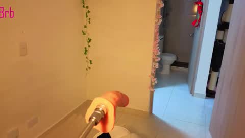 Mia adams  online show from 11.17.25