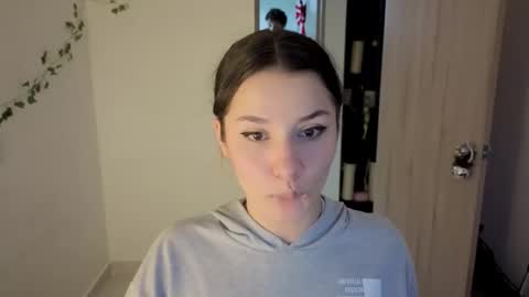 Mia adams  online show from 12.02.25