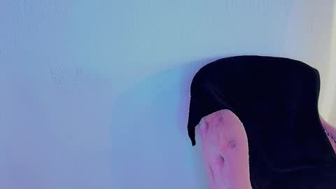 Mia online show from 10.25.25