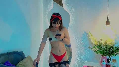 Mia online show from 11.04.25