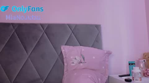 Snapshot of mia_angel chatting on 09.26.25 mia_angel online show from 09.26.25