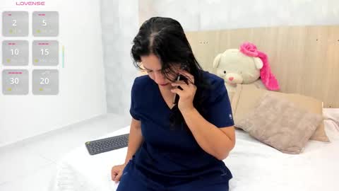 Mia Aristizabal online show from 11.25.25