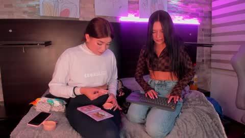 Mia online show from 12.04.24