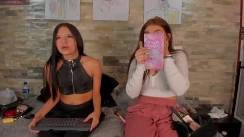 Mia online show from 12.12.24