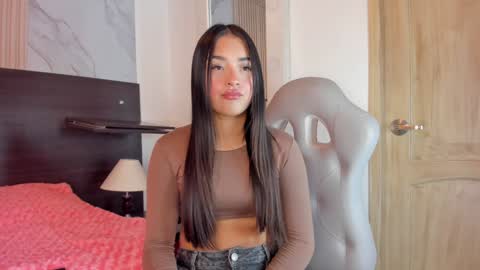 Mia online show from 02.08.25