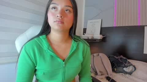 Mia online show from 02.20.25