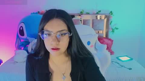mia_bnnyy online show from 10.05.25