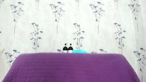 Mia  online show from 01.03.25