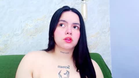 Mia  online show from 10.10.25