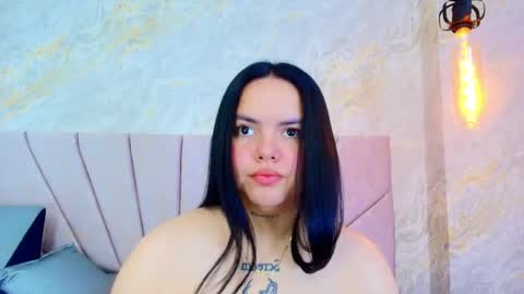 Snapshot of mia_candy_0 chatting on 05.22.26 Mia online show from 05.22.26
