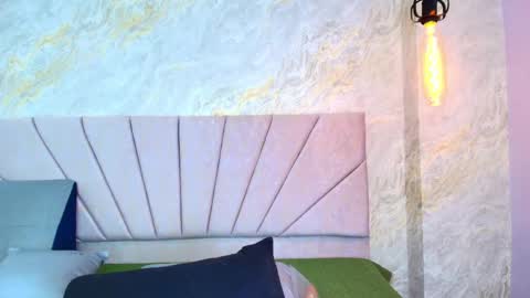 Snapshot of mia_candy_0 chatting on 05.29.26 Mia online show from 05.29.26