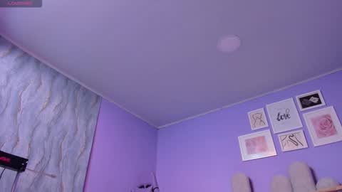 mia online show from 10.21.25