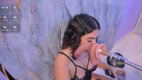 mia online show from 10.30.25