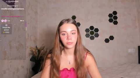 Snapshot of mia_com chatting on 10.09.25 Mia next stream Thursday 1400 UTC1 Friday 1400 UTC1 online show from 10.09.25