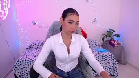 mia_cute_girl online show from 06.01.26
